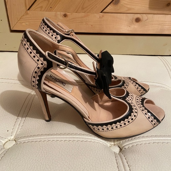 Moschino Peep Toe Bow Pump - Picture 7 of 7